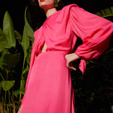 Vestido largo con hombreras rosa