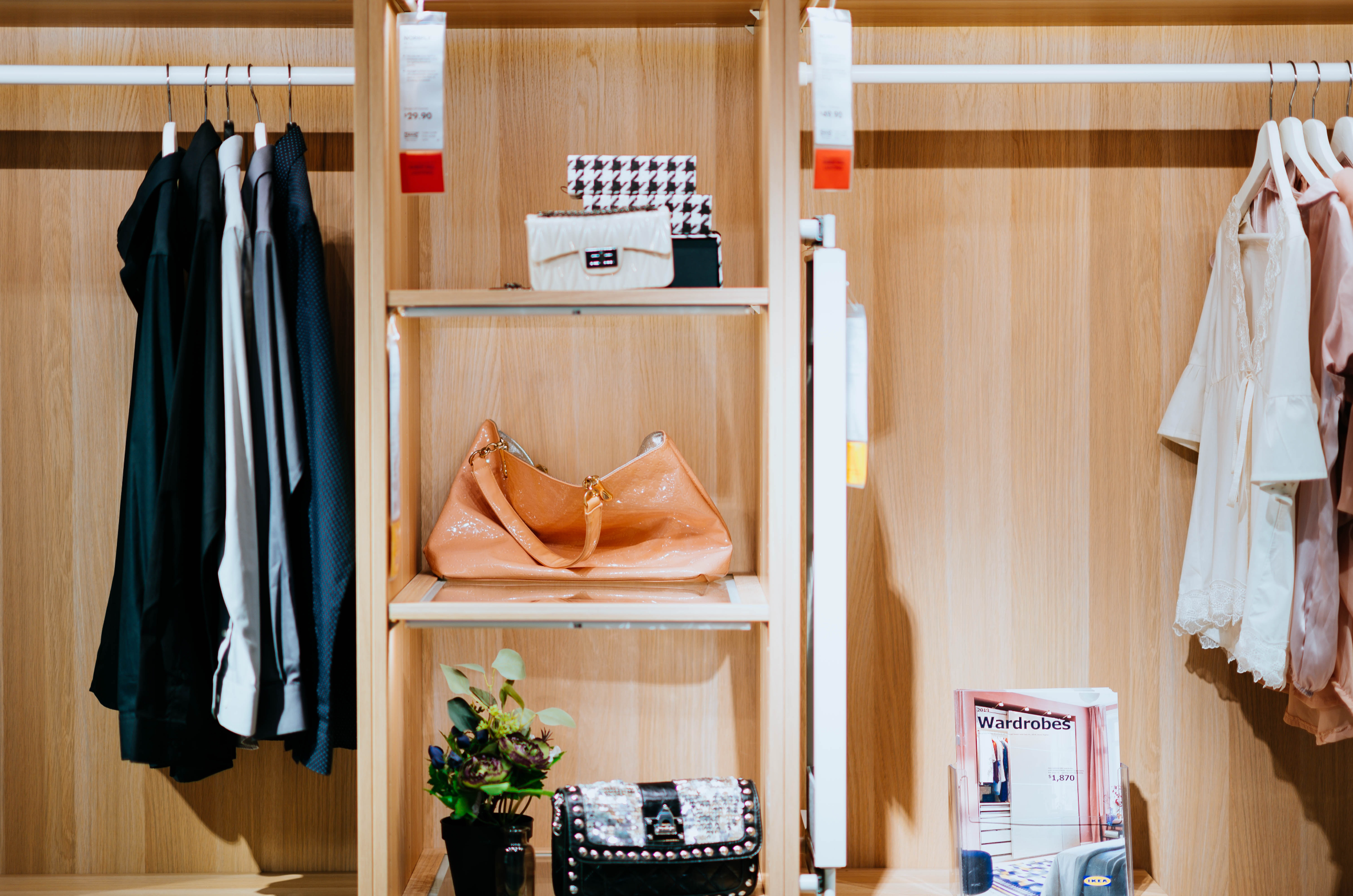 3 Easy Steps to Clean Out Your Closet!