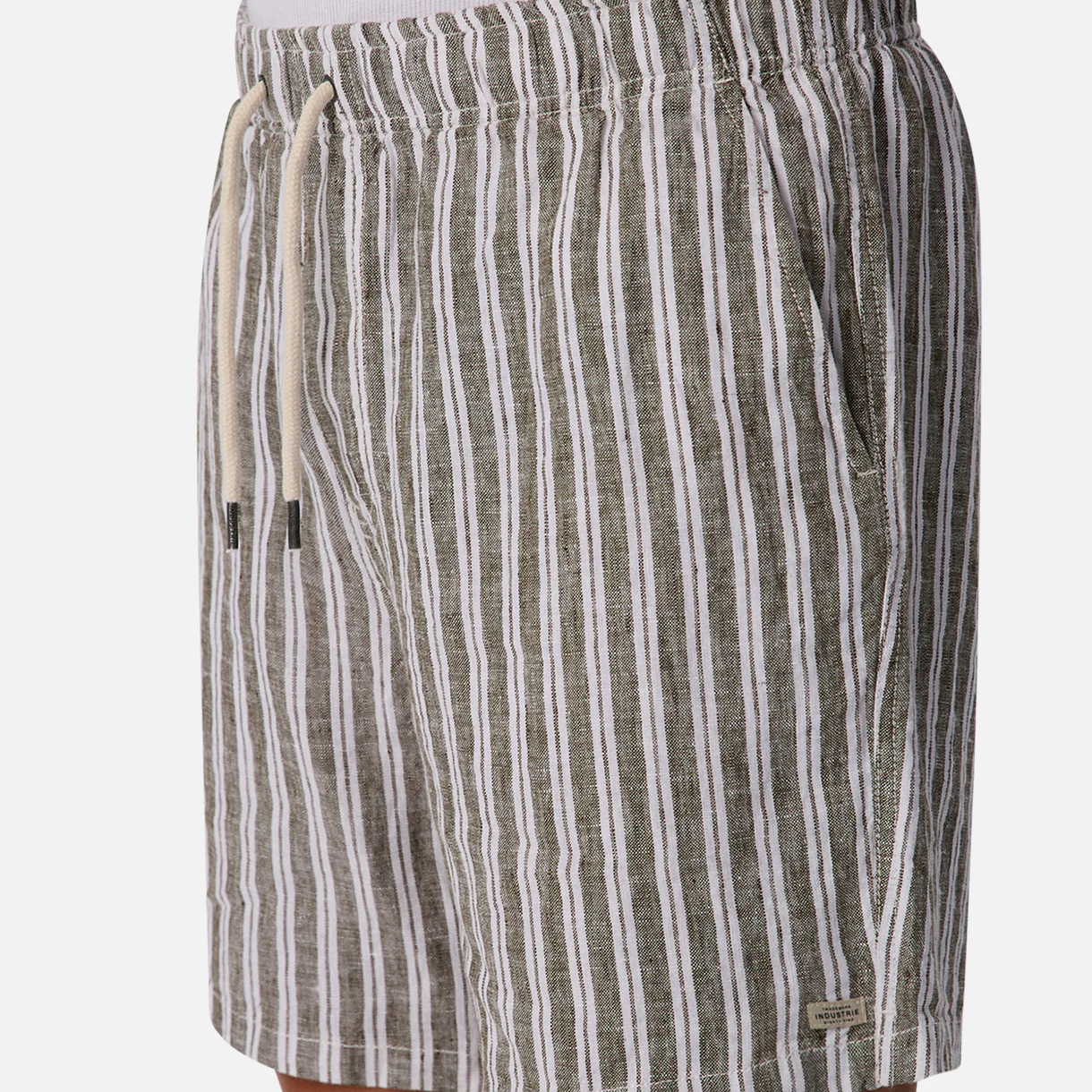 The Sequinto Linen Short