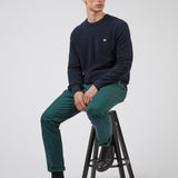 Pantalón chino exclusivo en verde océano